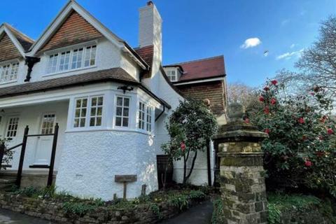 3 bedroom semi-detached house to rent, Farnham Lane, Haslemere