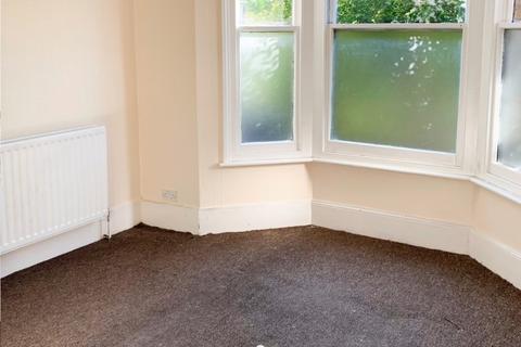 5 bedroom terraced house to rent, Hampshire Road, Wood Green,Haringey, Y N22