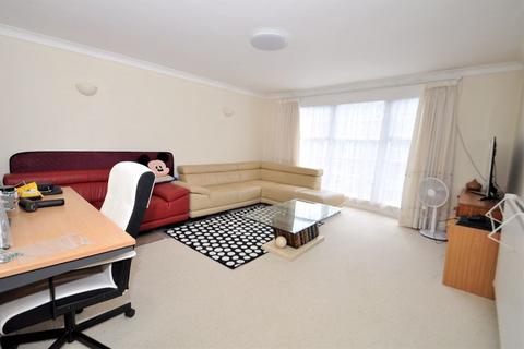 undefined, Spacious living Close to New Malden's Bustling Centre