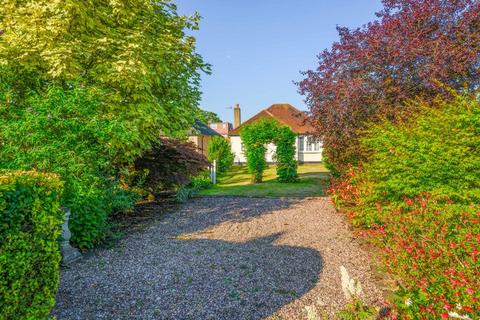 2 bedroom detached bungalow to rent, The Grove, Walton-On-Thames