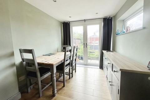 3 bedroom semi-detached house for sale, Lincoln Drive, Bury