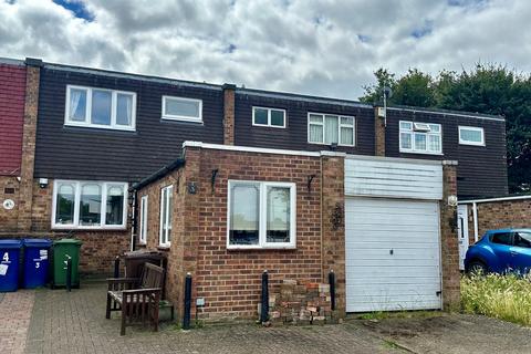 4 bedroom terraced house for sale, Hollymead, Corringham, Stanford-le-Hope, SS17