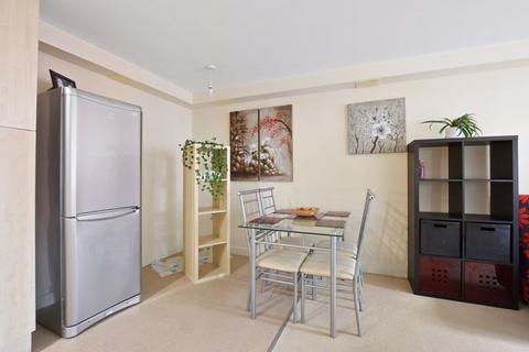 2 bedroom flat for sale, Station Road, Harrow