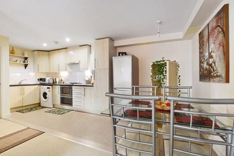 2 bedroom flat for sale, Station Road, Harrow