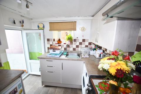 3 bedroom end of terrace house for sale, High Street, Aylburton, Lydney