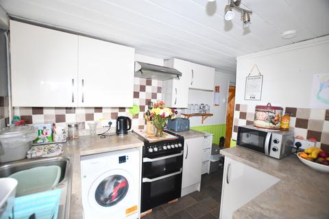 3 bedroom end of terrace house for sale, High Street, Aylburton, Lydney