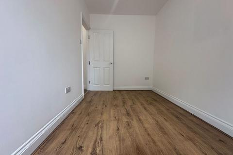 2 bedroom apartment to rent, Clarence Road, Enfield