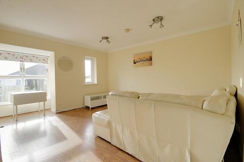 2 bedroom flat to rent, Windsor Hall, Britannia Village, E16