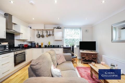 2 bedroom flat to rent, Christmas Lane, Farnham Common