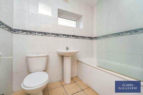 2 bedroom apartment to rent, Chippendale Waye, Uxbridge, Middlesex UB8 1QJ