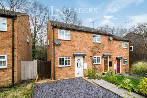 2 bedroom end of terrace house to rent, Chestnut Close, East Grinstead