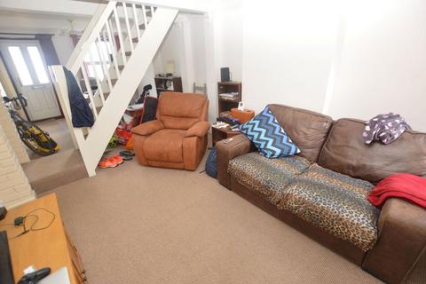 2 bedroom terraced house to rent, Cromwell Road, Colchester, CO2