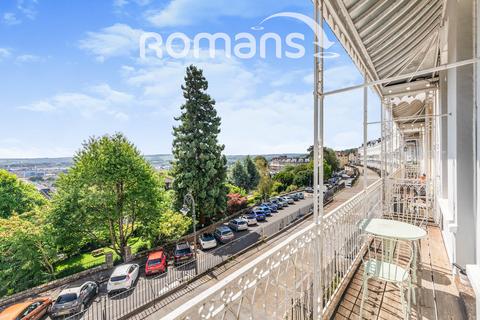 2 bedroom apartment to rent, Royal York Crescent, Clifton