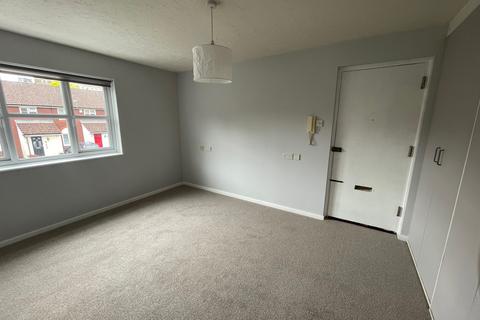 Studio to rent, Captains Place, Southampton