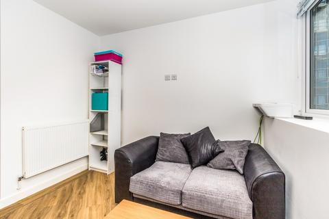 1 bedroom flat to rent, Isambard Brunel Road, Portsmouth