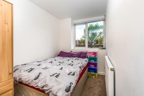 1 bedroom flat to rent, Isambard Brunel Road, Portsmouth