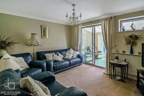 4 bedroom detached house for sale, Frietuna Road, Frinton-on-Sea