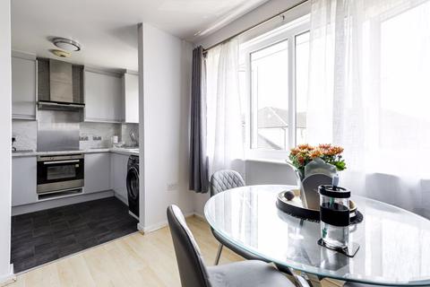 2 bedroom flat for sale, Cornell Court, Enstone Road, Enfield