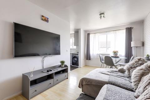2 bedroom flat for sale, Cornell Court, Enstone Road, Enfield