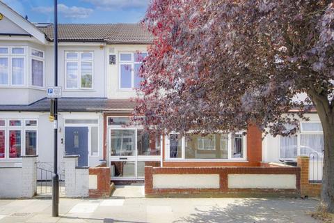 3 bedroom terraced house for sale, Parkstone Avenue, Edmonton