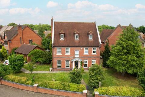 5 bedroom detached house for sale, Peregrine Way, Apley