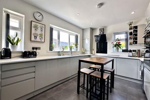 4 bedroom detached house for sale, Gosling Close, Poole BH17