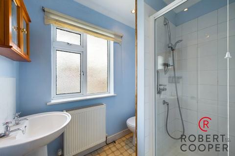 76 Warwick Avenue, Harrow, HA2 8RD