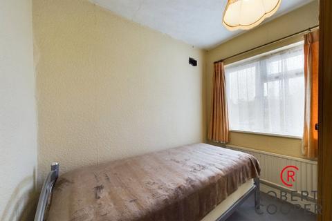76 Warwick Avenue, Harrow, HA2 8RD