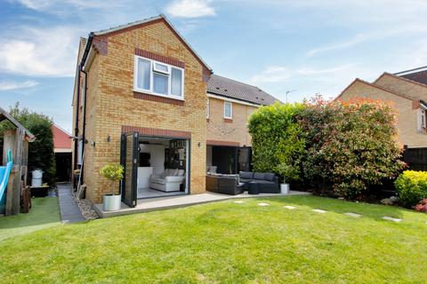 32 Cookson Grove, Erith, DA8 1YE