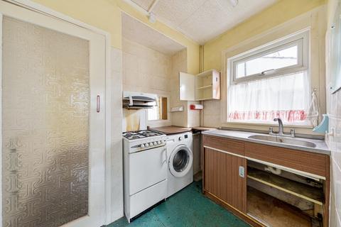 3 bedroom end of terrace house for sale, St. Georges Road, London