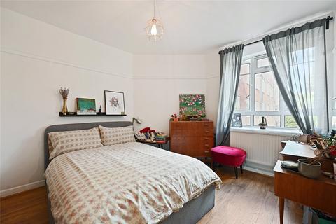 2 bedroom apartment for sale, Mackay House, White City Estate, London, W12
