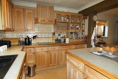 5 bedroom detached house for sale, West Mersea, CO5 8AX