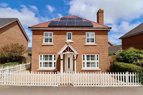 3 bedroom detached house for sale, Sandwich Road, Sholden, Deal, Kent, CT14 0FG