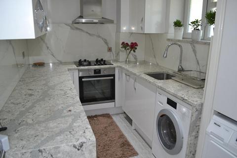 1 bedroom flat to rent, Marmion House, Caistor Road, London, SW12 8PT
