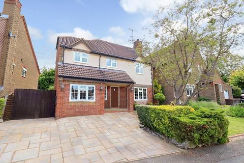 4 bedroom detached house for sale, Chard Drive, Barton Hills, Luton, Bedfordshire, LU3 4EQ