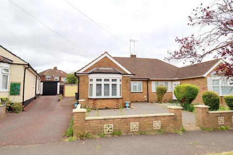 2 bedroom bungalow for sale, Cranbrook Drive, Sundon Park, Luton, Bedfordshire, LU3 3EW