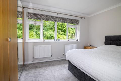 11 Edgeworth Close, Whyteleafe, CR3 0BW