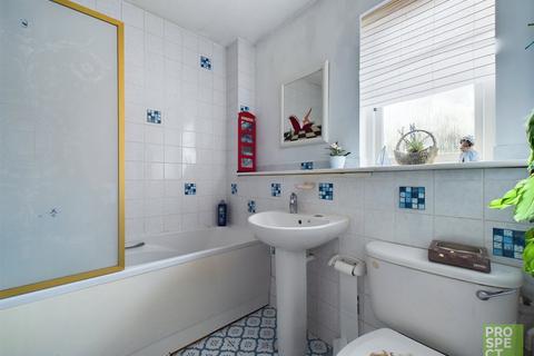 18 Caesars Gate, Warfield, Bracknell, RG42 3AF
