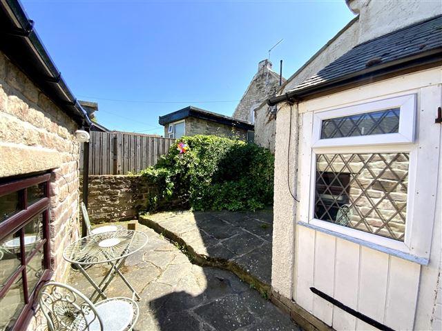 Rear &amp; laundry room