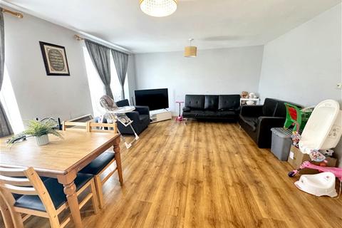 2 bedroom flat to rent, Albatross Close, Beckton