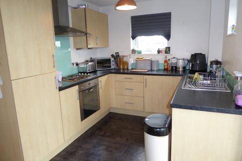 2 bedroom flat to rent, Queen Square, Station Road, Morecambe