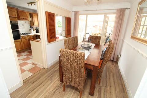 4 bedroom end of terrace house for sale, Housman Close, Newport Pagnell