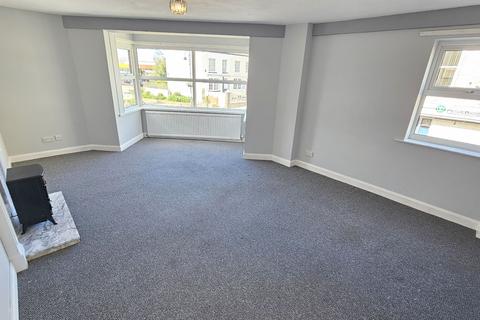 2 bedroom flat for sale, Glayton Court