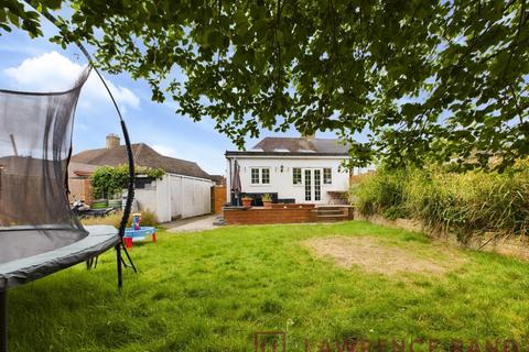 4 Denbigh Close, Ruislip, HA4 6JU