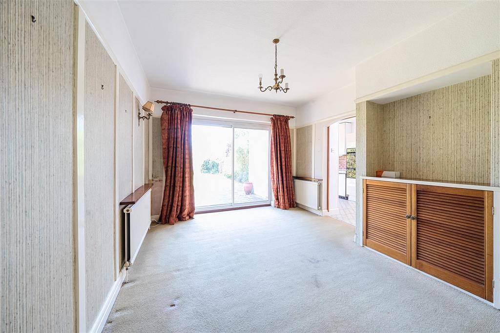 Whitchurch Gardens, Edgware 4 bed detached house for sale £800,000