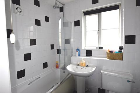 3 bedroom end of terrace house to rent, Pearmain Walk, Haverhill CB9