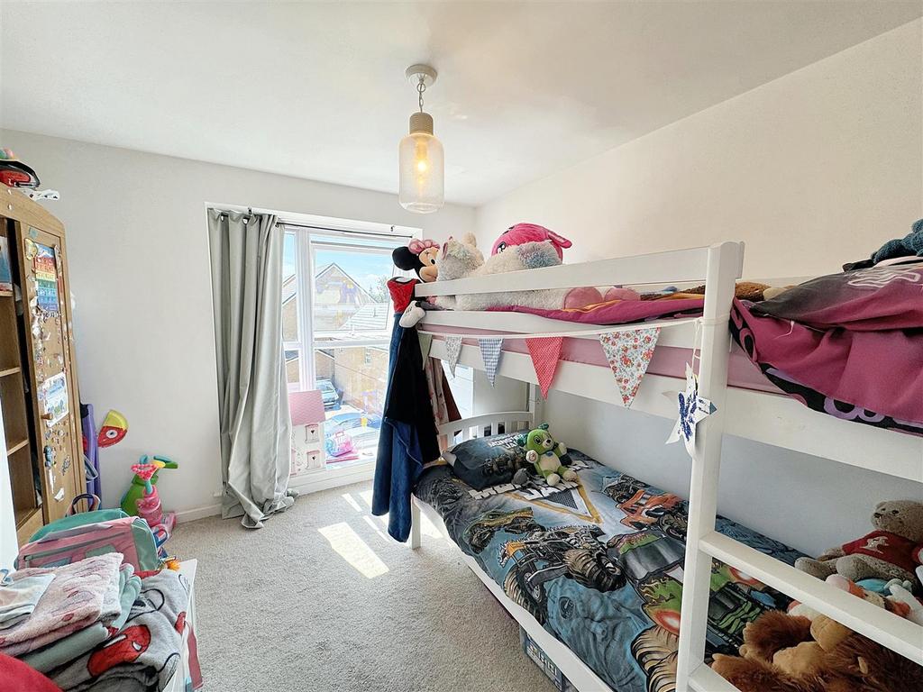 Bedroom 2 (L-Shape)
