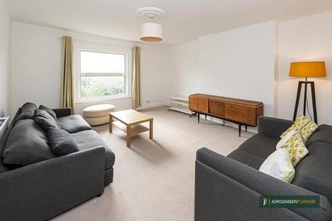 2 bedroom flat to rent, The Avenue, London