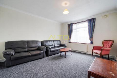 2 bedroom flat to rent, Park Chase, Wembley, Middlesex HA9