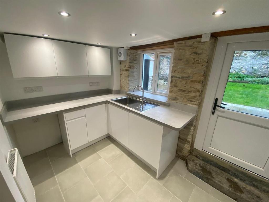 Kitchen 2.png
